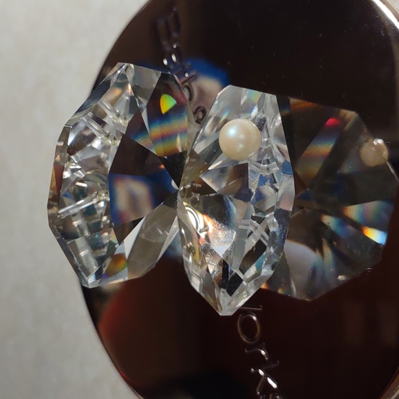Crystal Clam with pearl. - Picture 1 of 9